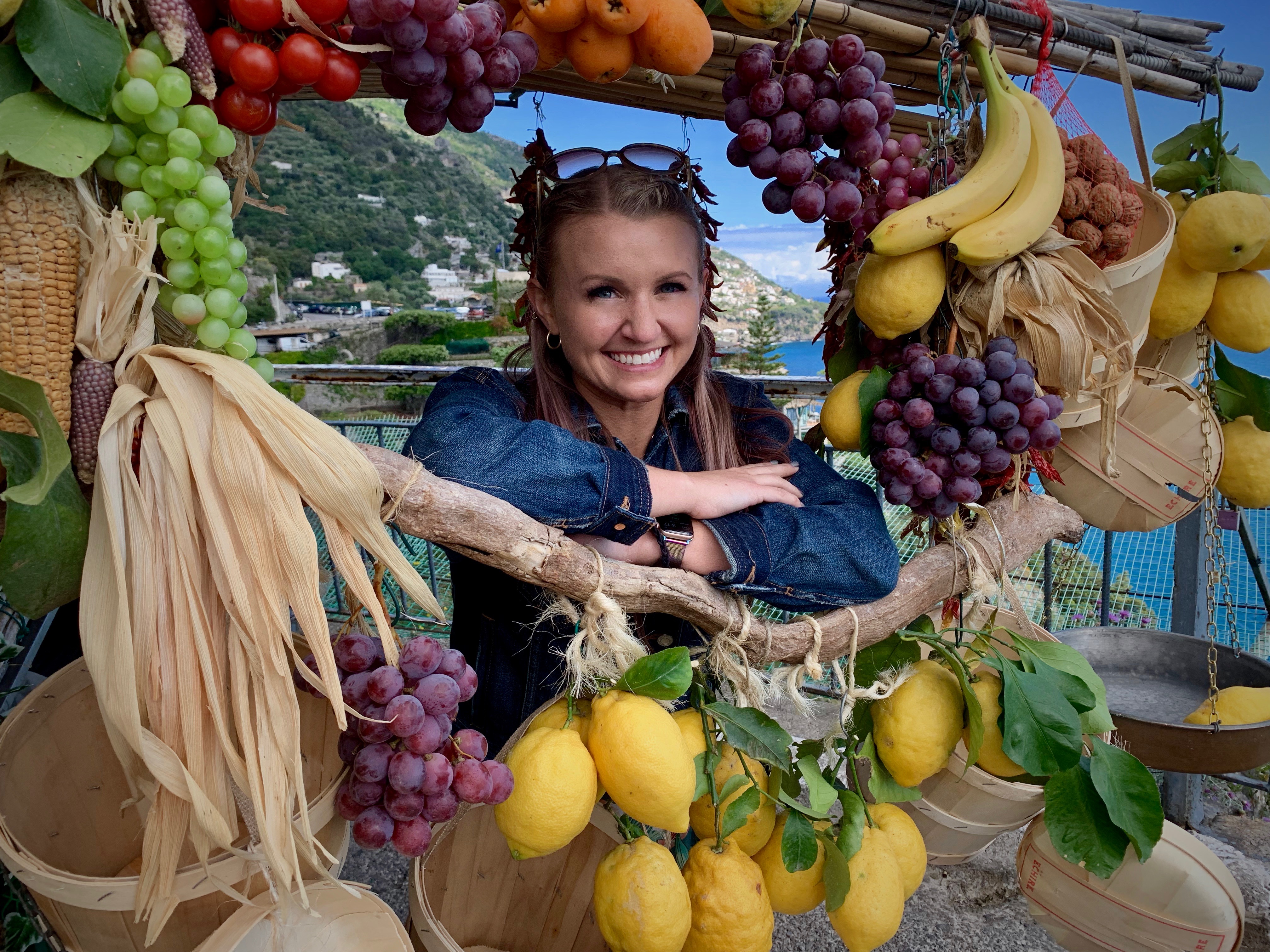 Savanna at a fruit stand in Italy